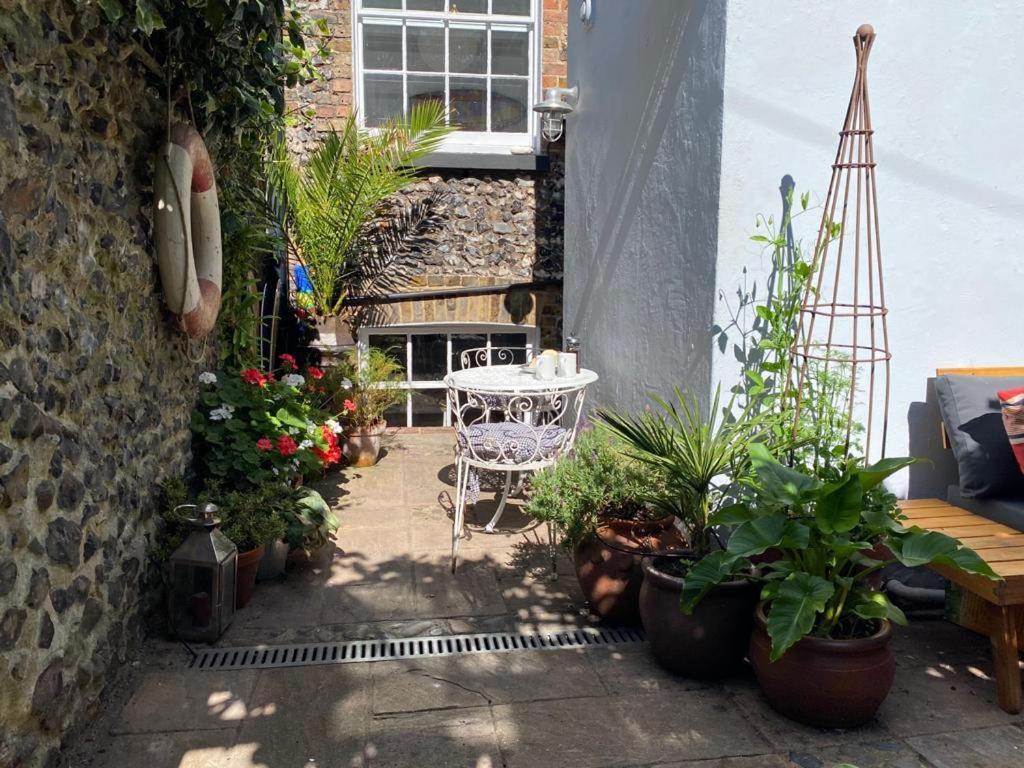 Picturesque Seaside Cottage Next To Viking Bay - 布罗德斯泰 外观 照片