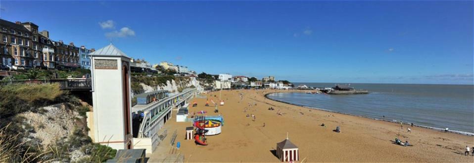 Picturesque Seaside Cottage Next To Viking Bay - 布罗德斯泰 外观 照片